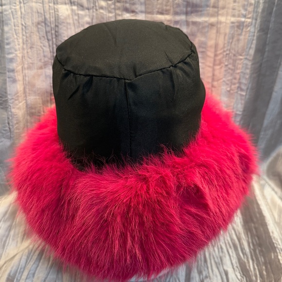 Luxurious Pink Faux Fur Hat - Picture 5 of 10